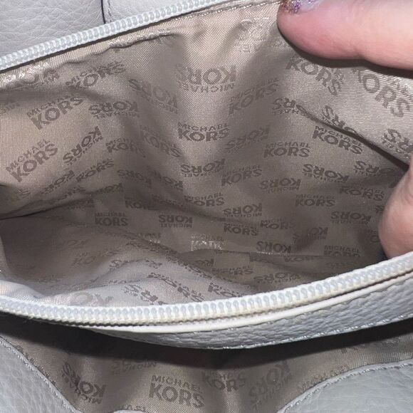 Michael Kors Hamilton Tote, Ivory Pebbled Leather - Picture 16 of 16